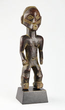 MC2082 Beautiful statuette NGBAKA Bwaka Figure Congo DRC