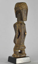 MC1478 Rare BEMBE ancestor figure statue Congo DRC 