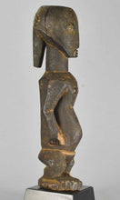 MC1478 Rare BEMBE ancestor figure statue Congo DRC 