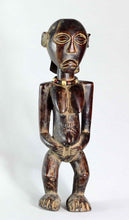 MC1649 Puissante statue cultuelle féminine Luba  Female Figure Congo Rdc