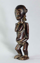 MC1649 Puissante statue cultuelle féminine Luba  Female Figure Congo Rdc