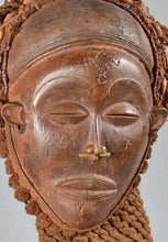 Réservé / Reserved MC1821 Mwana Pwo Joli masque féminin Tshokwe Fine Chokwe female Mask