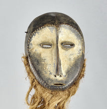 MC1551 Beau masque barbu Lega African mask Congo RDC