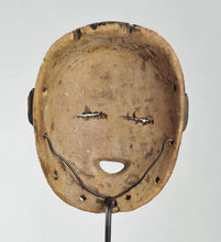 VENDU / SOLD ! MC1311 Beau masque africain  Mbole Bambole mask Congo Rdc