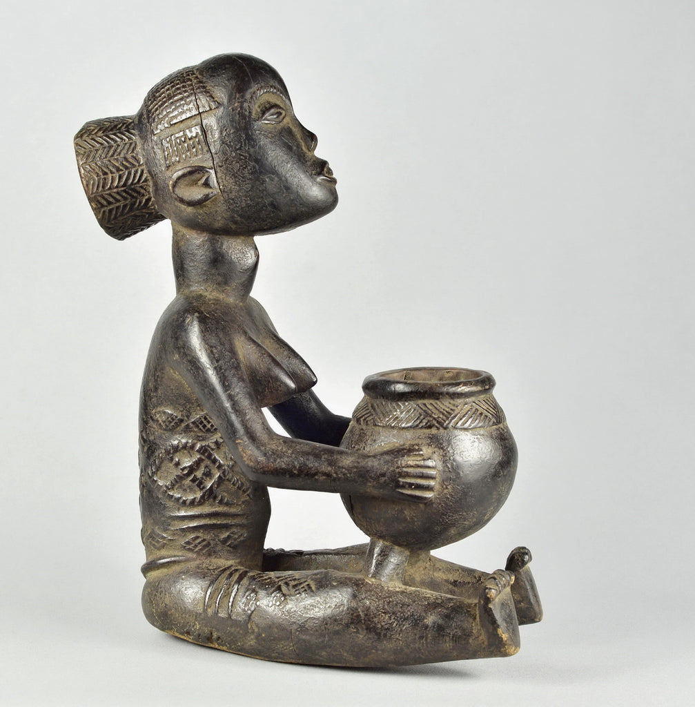PORTEUSE DE COUPE HEMBA DE LA R.D. DU CONGO PORTEUSE DE COUPE HEMBA DE LA R.D. DU CONGO