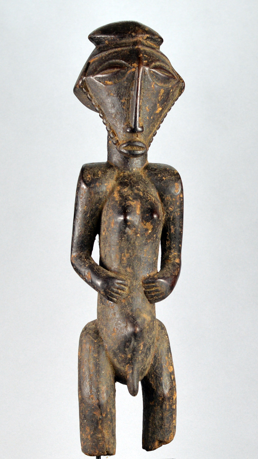 Réservé MC1300 Statue d'ancêtre Basikasingo Sikasingo Pre Bembe Ancest – Galerie de la Louve - Art Tribal Africain - African Tribal Art Gallery